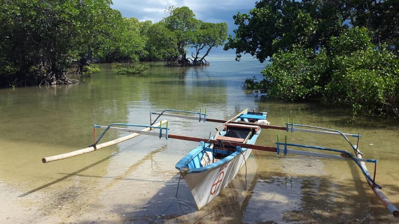 Nomad Divers Bangka Likupang Buitenkant foto
