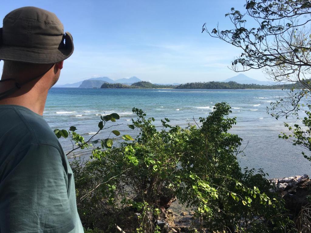 Nomad Divers Bangka Likupang Buitenkant foto