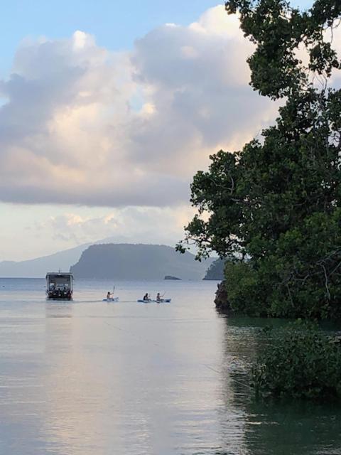 Nomad Divers Bangka Likupang Buitenkant foto